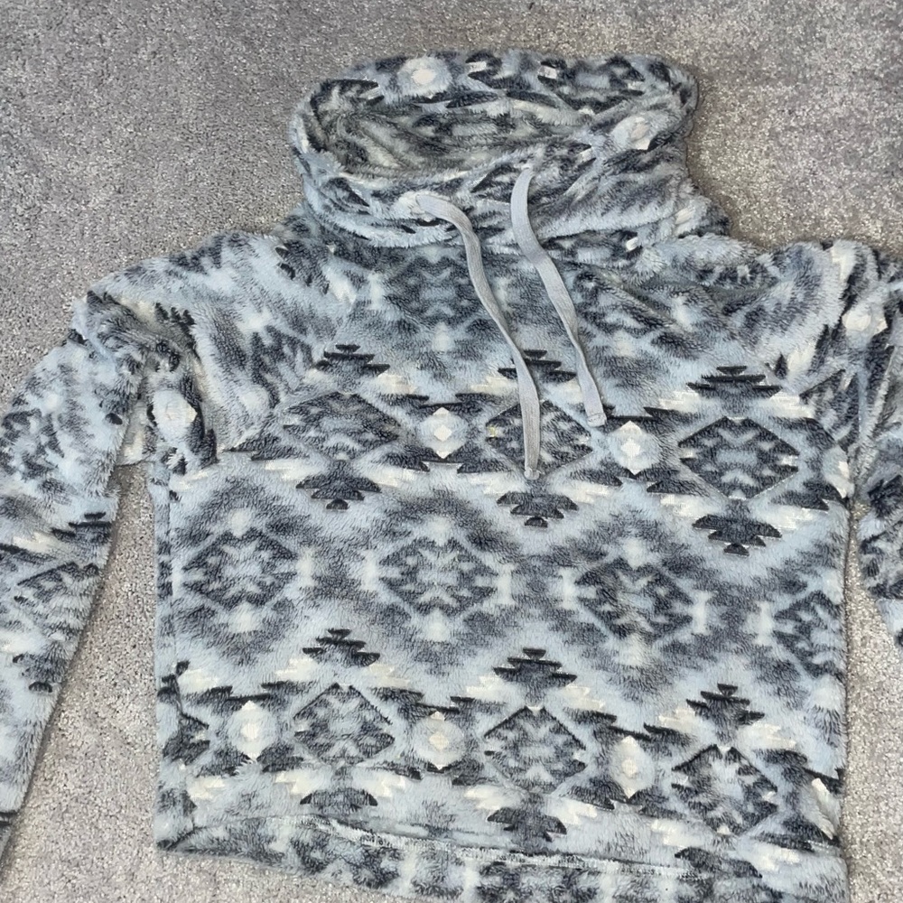 Derek Heart Cropped Sweater